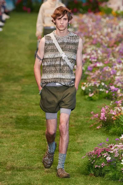 Look 37